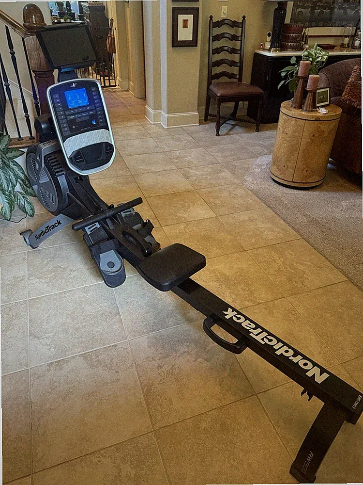 NordicTrack RW500 Rowing machine - Used A Couple Times - Local pickup