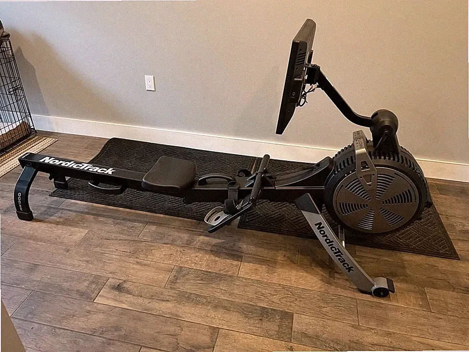 NordicTrack RW900 Rowing Machine - EXCELLENT CONDITION! Great workout! Pickup