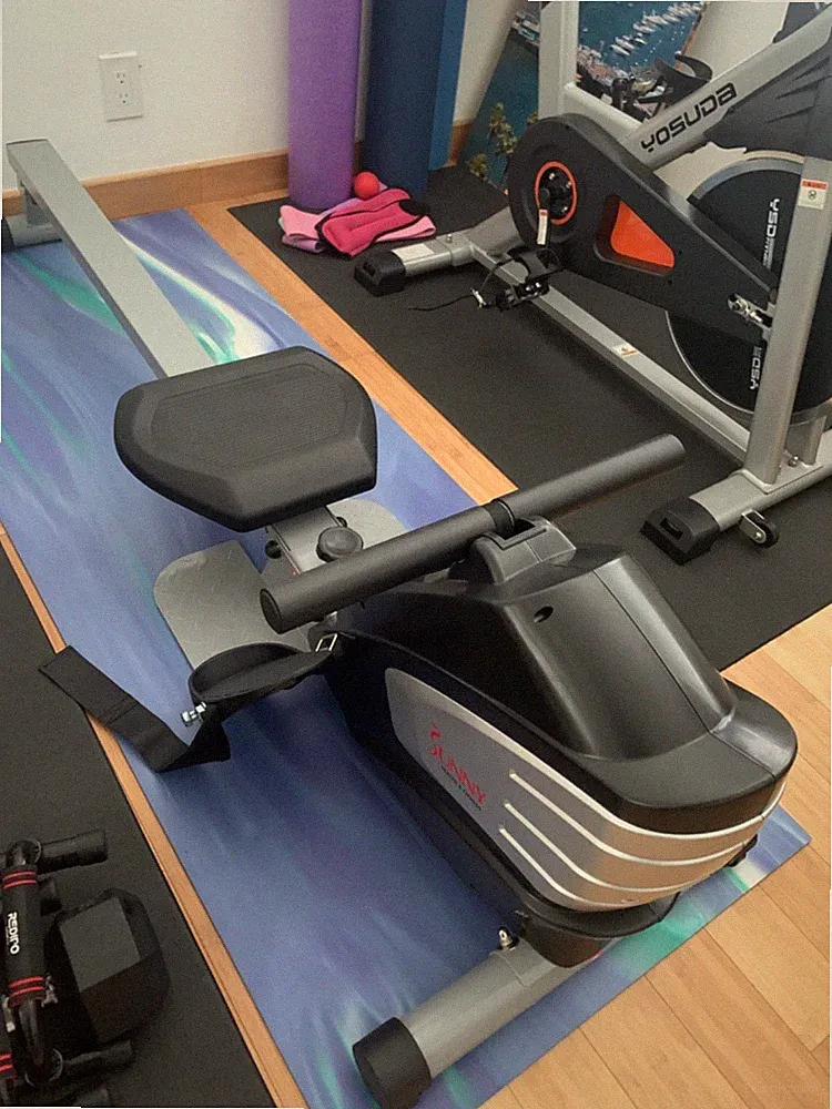 rowing machine BRAND NEW (sunny health and fitness brand)