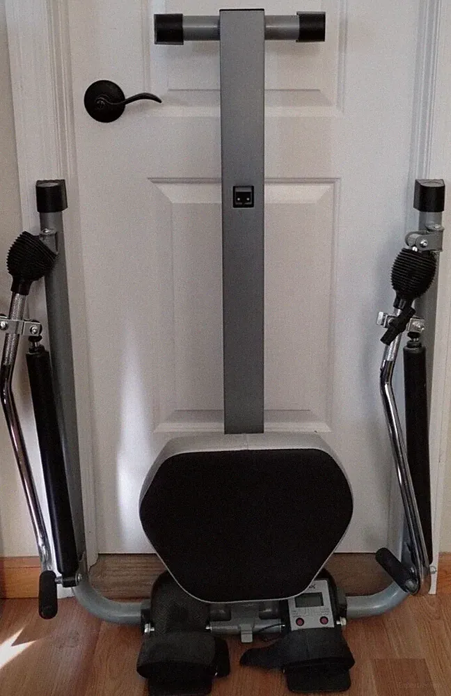 ROWING MACHINE WITH DIGITAL DISPLAY - COUNT & CALORIE COUNTER