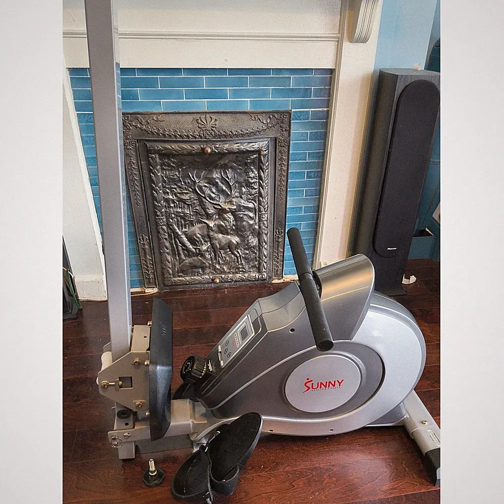 Sunny Health & Fitness Magnetic Rowing Machine SF-RW5515 Local Pickup MINT