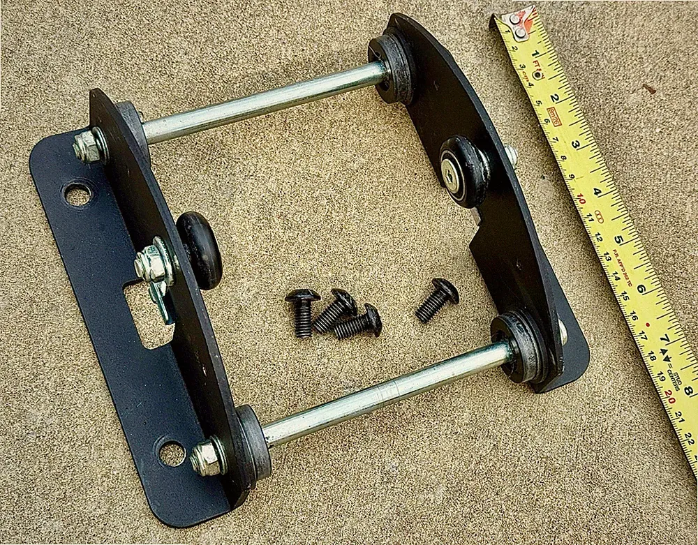 Underseat carriage with rollers, Lifecore R100 rowing, machine, preowned, VG+