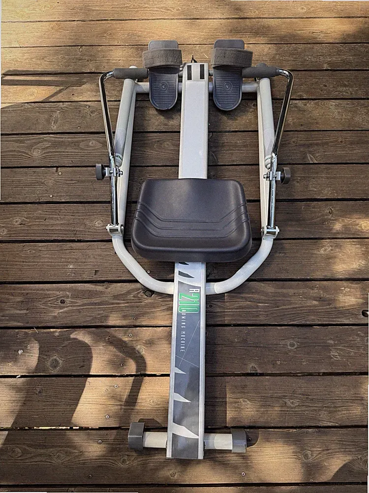 VINTAGE R210 HYDRAULIC ROWING MACHINE